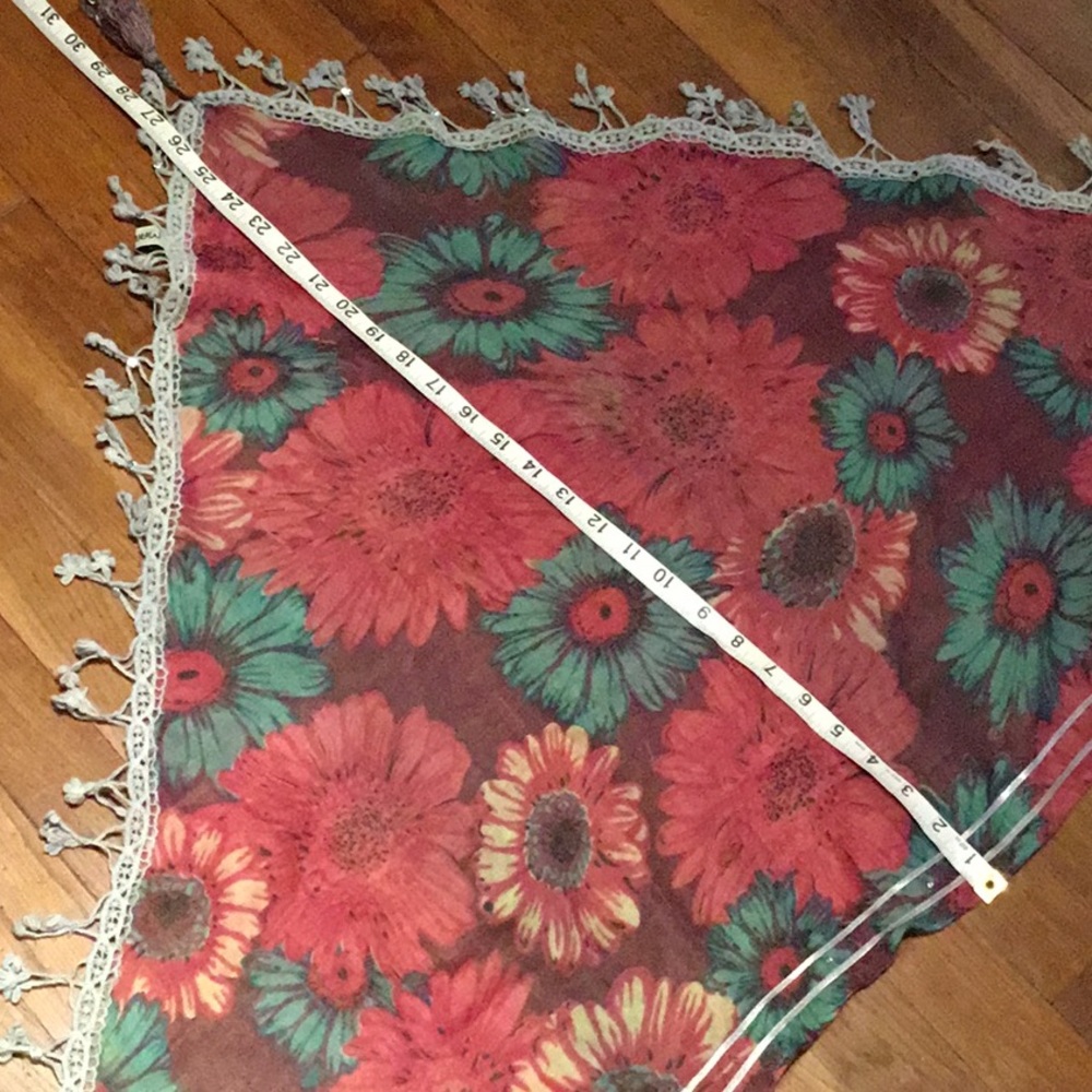 MANYUS Doubleweave Cotton Shawl with Charming Fringe. - Picture 8 of 10